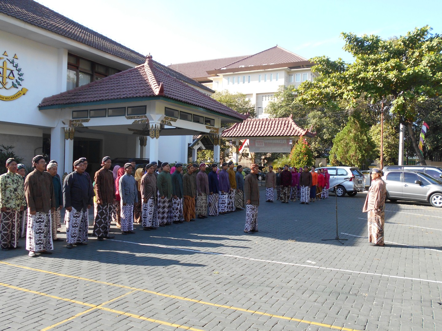 pegawai kejari yogyakarta berpakaian jawa yogyakarta 31 agustus 2015 2