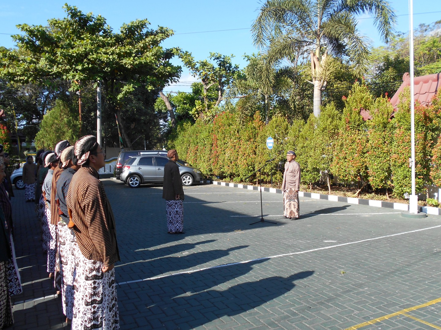 pegawai kejari yogyakarta berpakaian jawa yogyakarta 31 agustus 2015 3