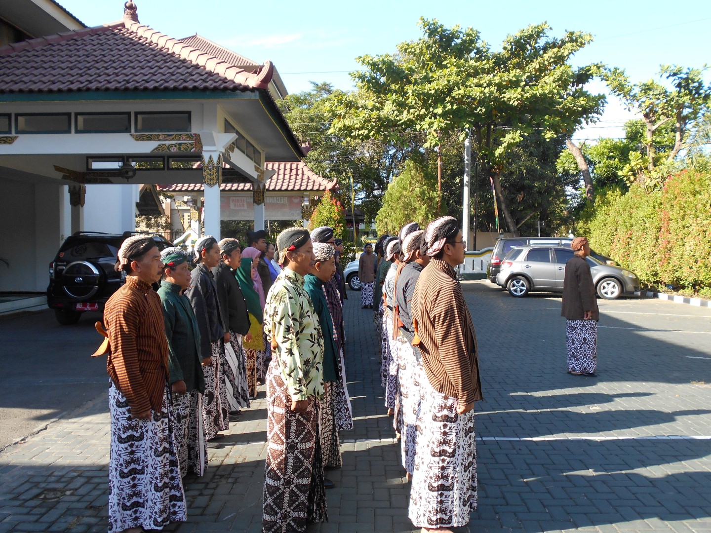 pegawai kejari yogyakarta berpakaian jawa yogyakarta 31 agustus 2015 4