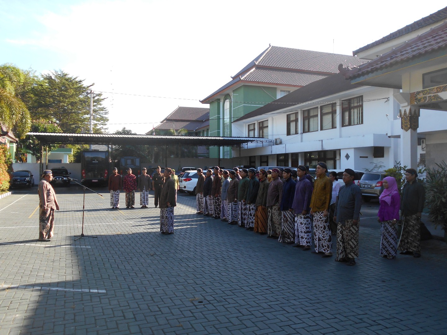 pegawai kejari yogyakarta berpakaian jawa yogyakarta 31 agustus 2015 5
