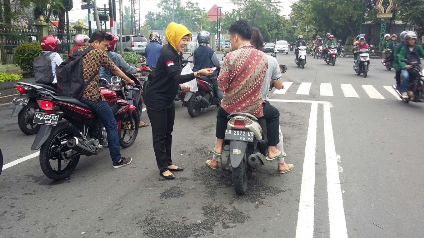Pembagian Stiker 3 Medium